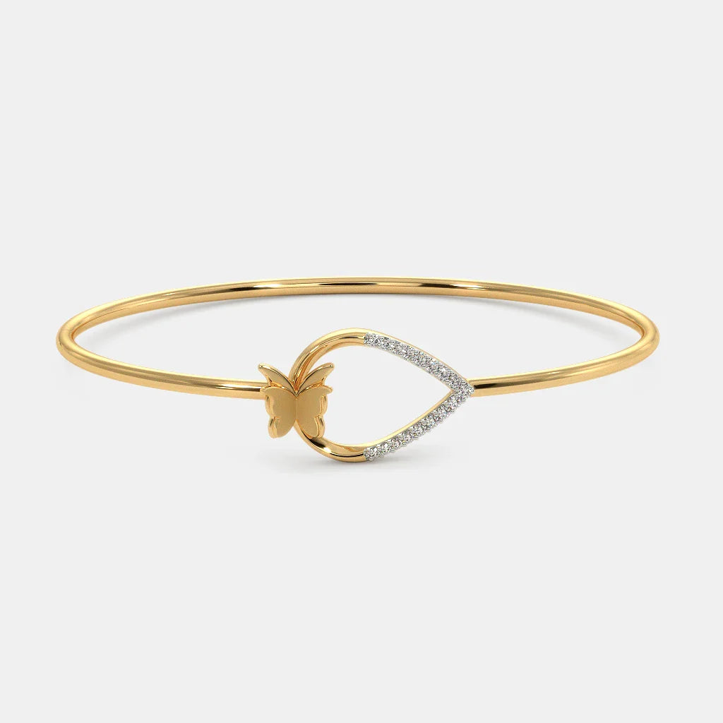 The Evelyn Toggle Bangle