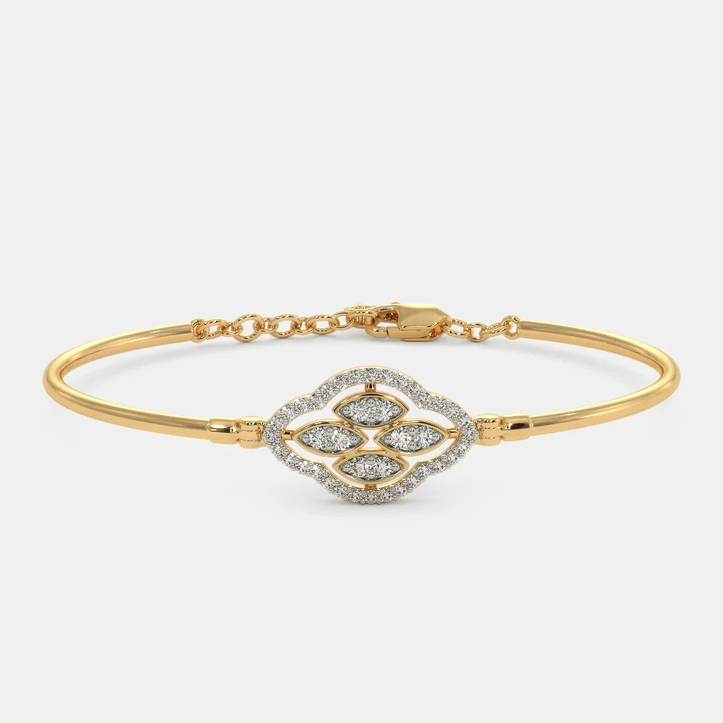 The Nohemi Oval Bangle